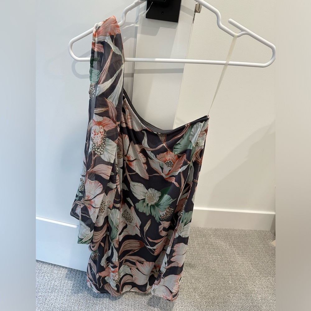 One Shoulder Floral Dress. Size S NWT